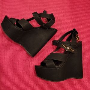 ⚠️3 for 30!! Steve Madden Platform Wedges
